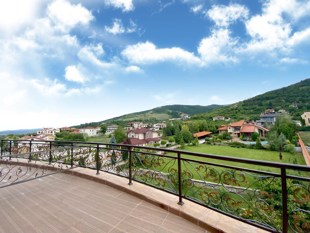Alchemist Residence Von Goldenburg Belashtitsa المظهر الخارجي الصورة